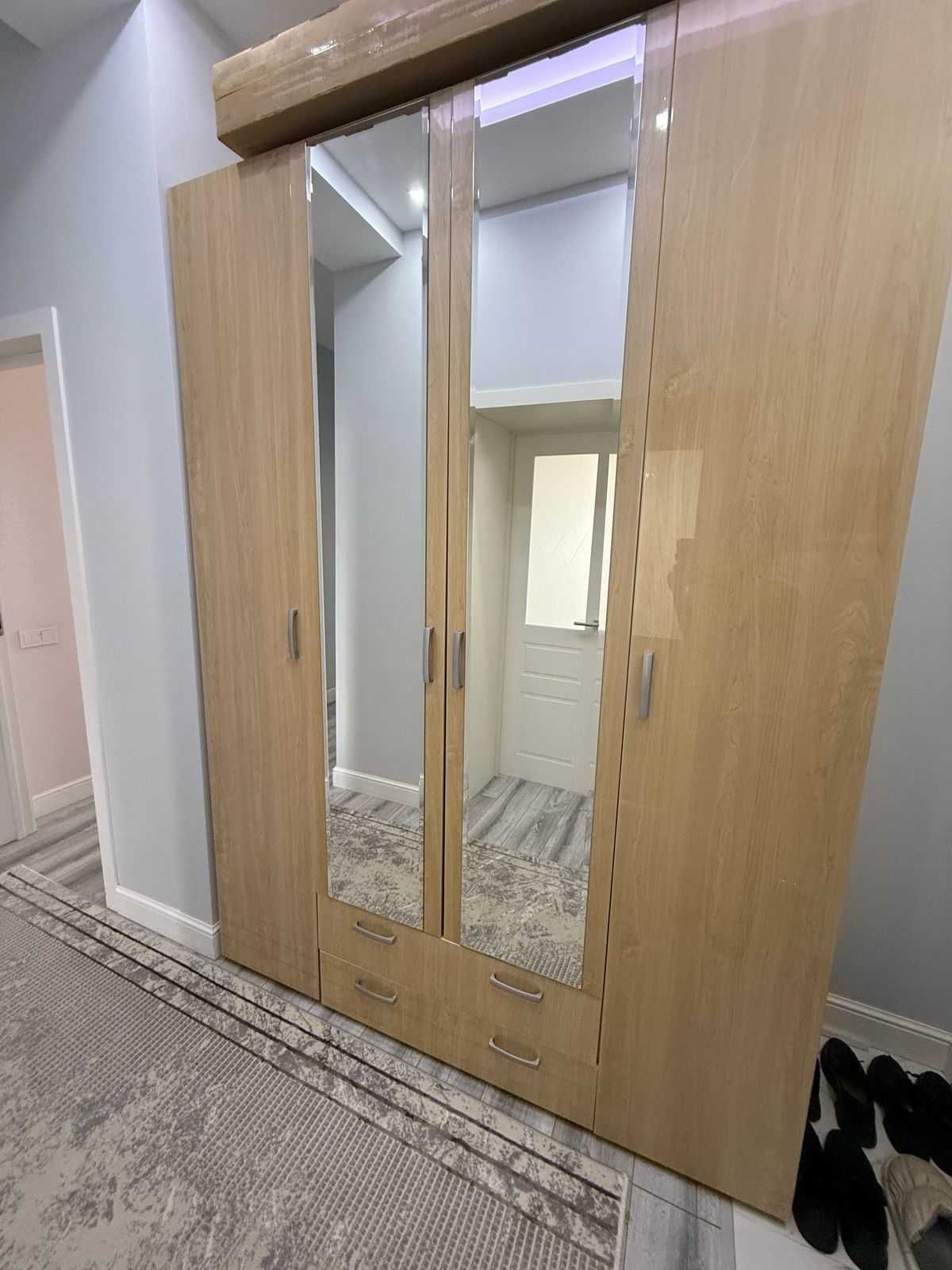 Продается шкаф размера 170Х230
