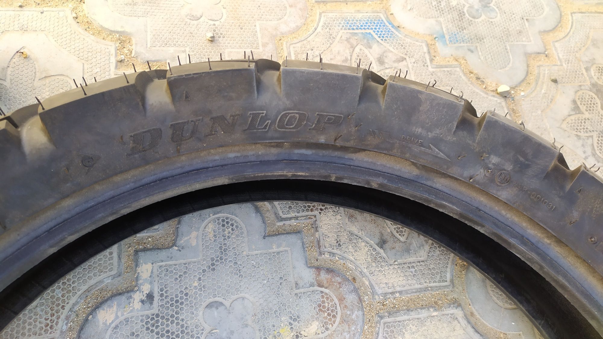 Шина Dunlop для мотоцикла