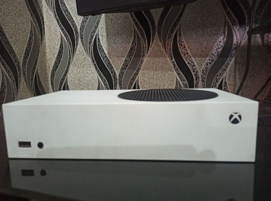 Продам xbox series s(торг)