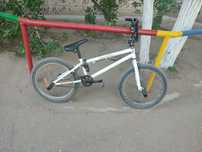 Трюковой велосипед BMX