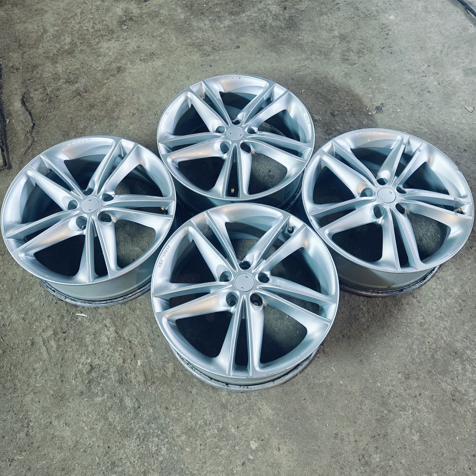 R19 PCD 5* 114,3 Комплект легкосплавных дисков