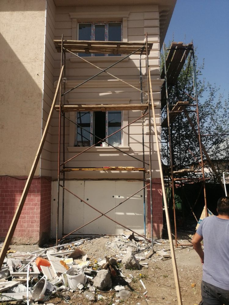 Аренда лесов для фасада без залога с удобными трапами