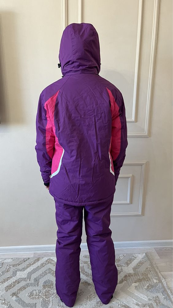 Продам! Лыжный зимний спортивный костюм!