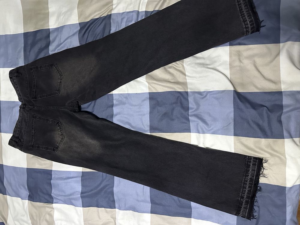 flared jeans (крой с легким клешем)