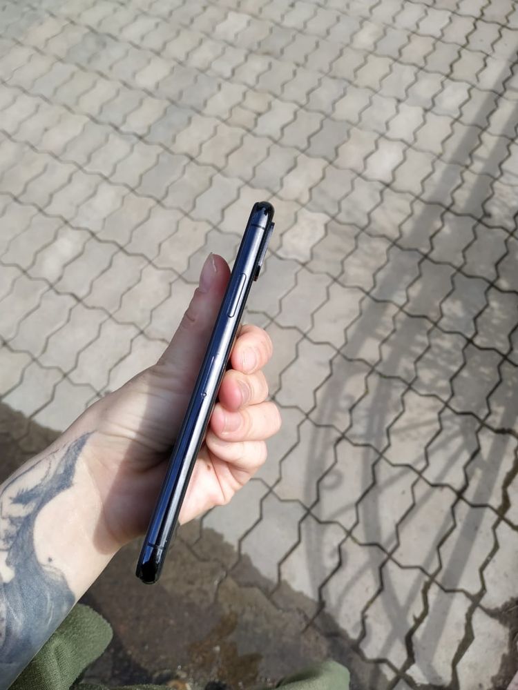 Iphone X в хорошем состояние