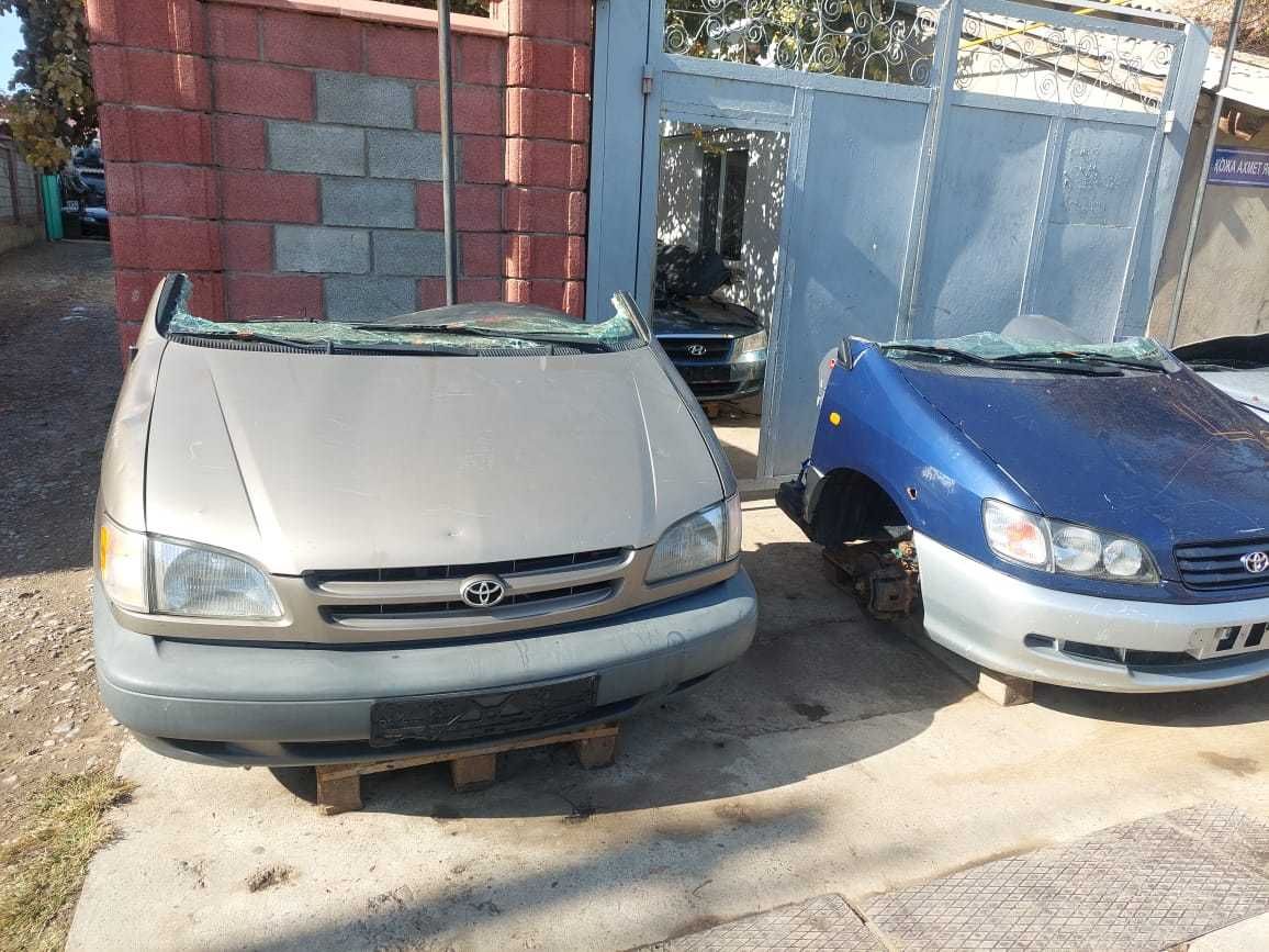 Запчасти по кузову на Toyota Cienna