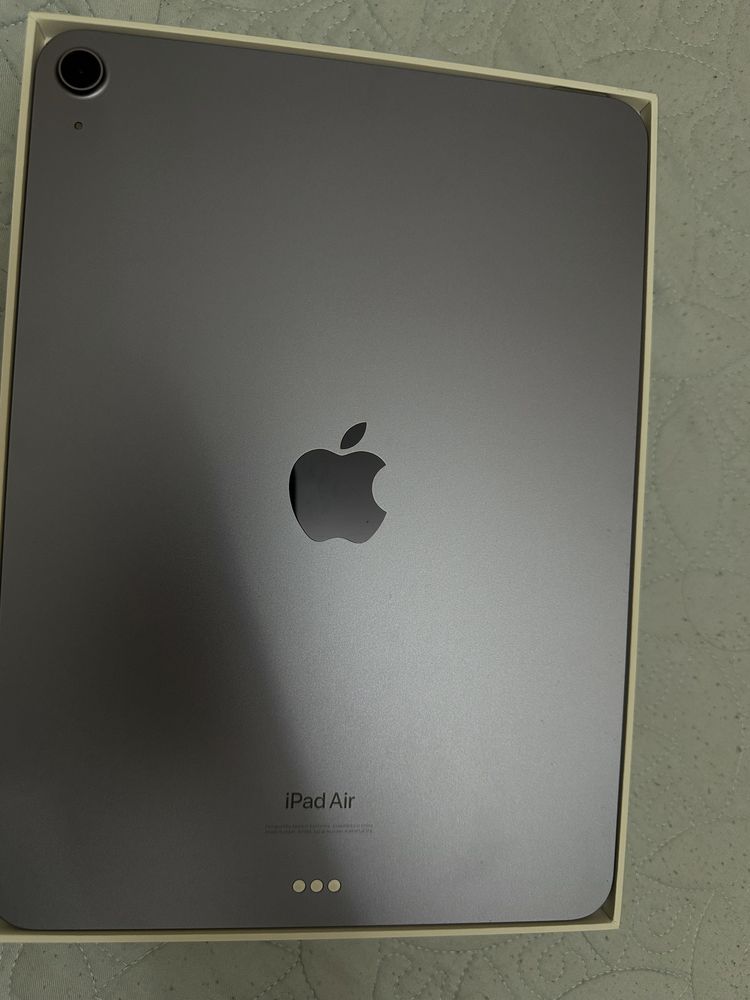 Продам Планшет Apple iPad Air 2022 Wi-Fi 10.9 8 Гб/64 Гб фиолетовый