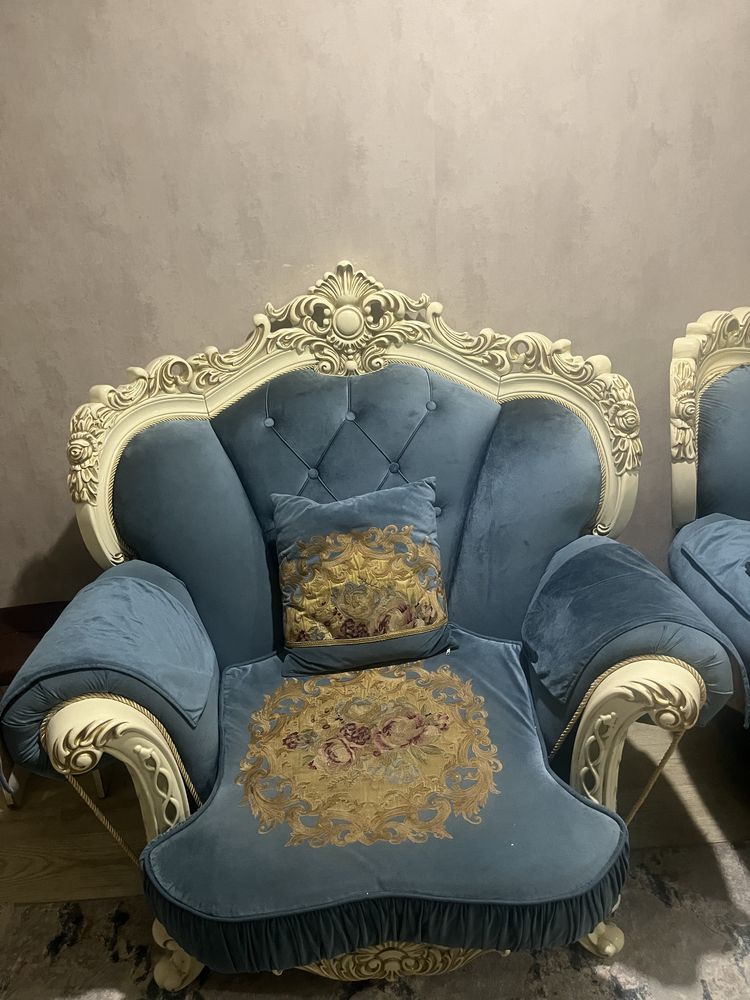 Продам диван и 2 кресла