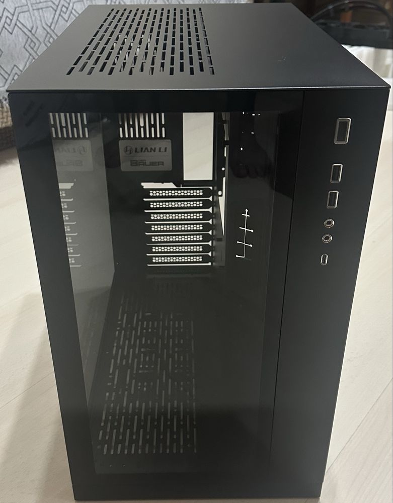Корпус Lian Li O11 Dynamic
