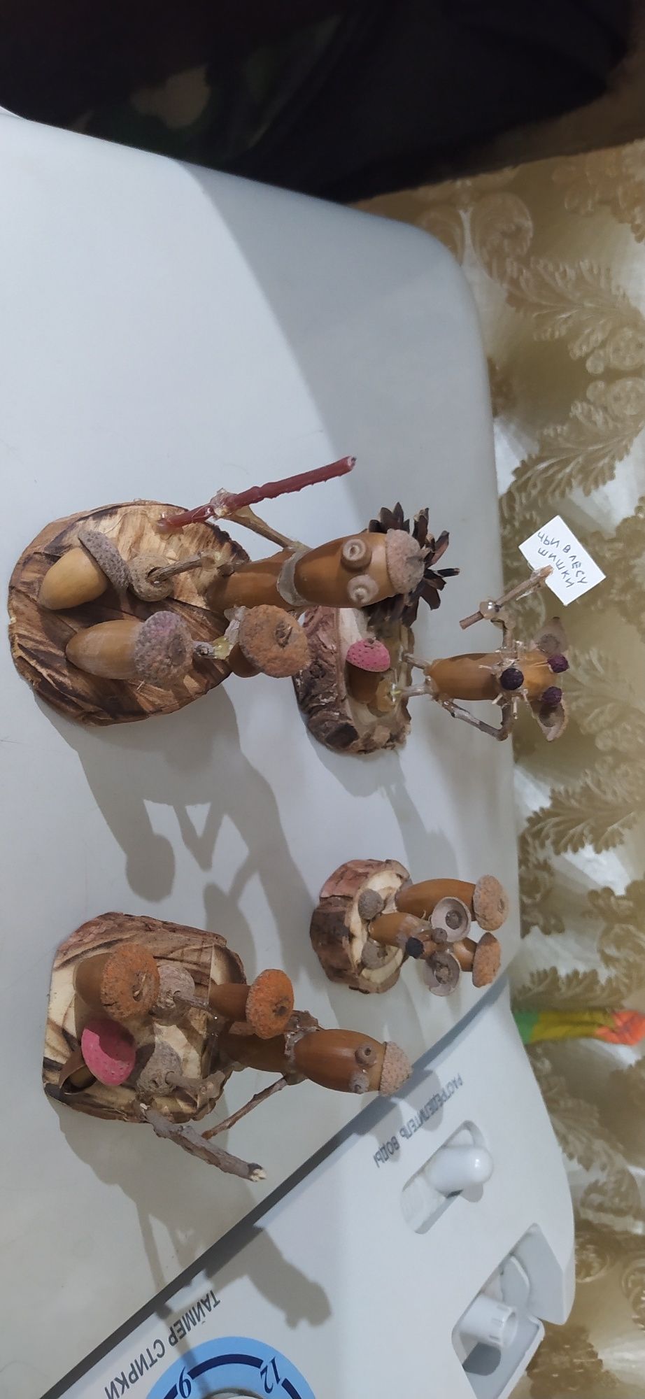 поделки из желудей и листьев