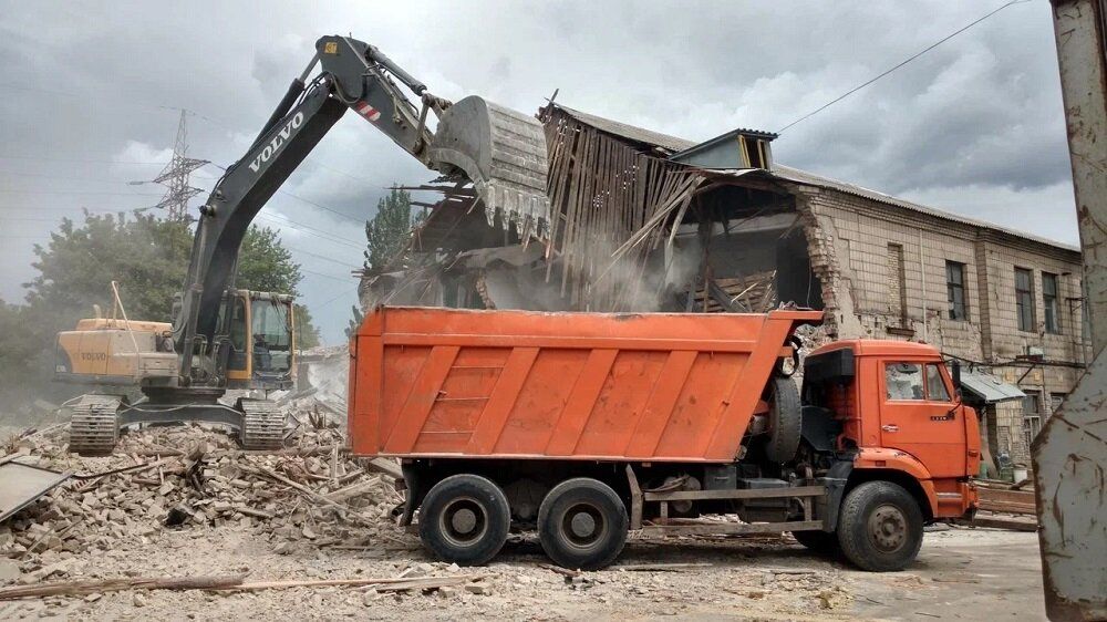 Вывоз строительного мусора камаз погрузчик