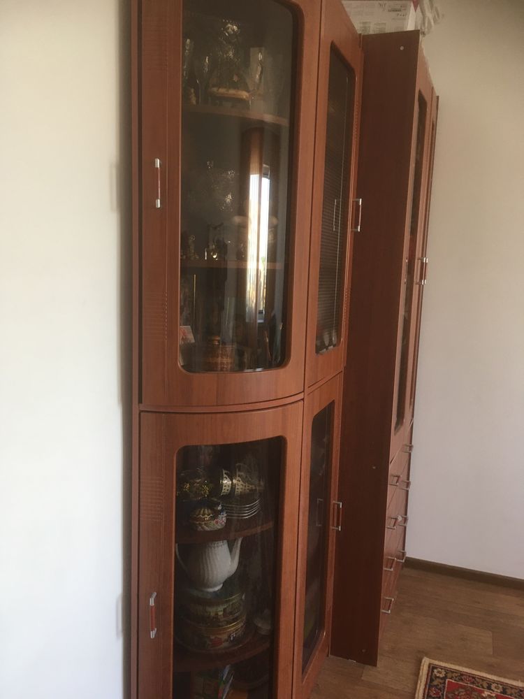 Горка-стенка  размеры;В2.20-Ш1.60-Г0.35