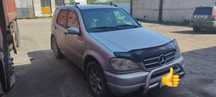 Автомобиль Mercedes ML 320