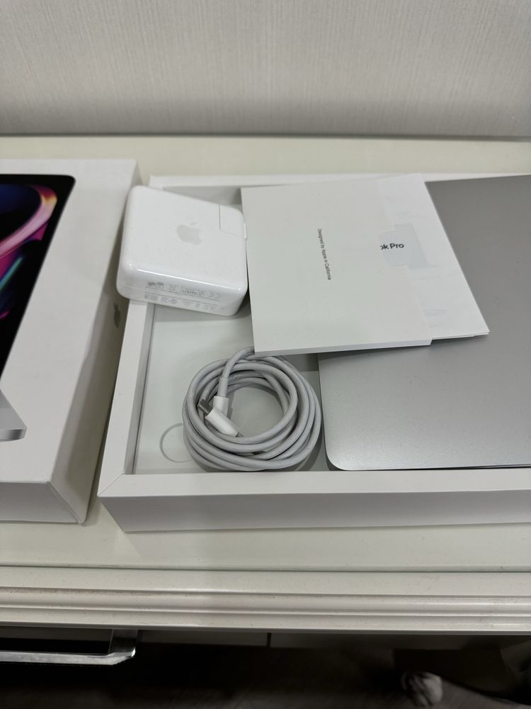 Apple MacBook Pro 13 MNEP3