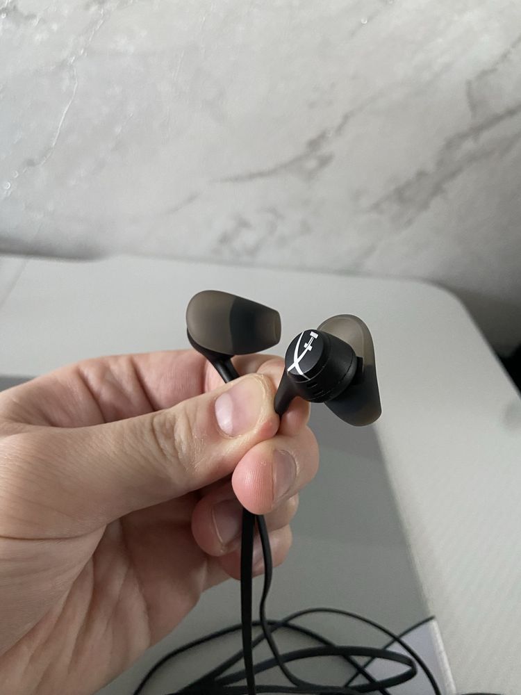 Наушники HyperX Earbuds