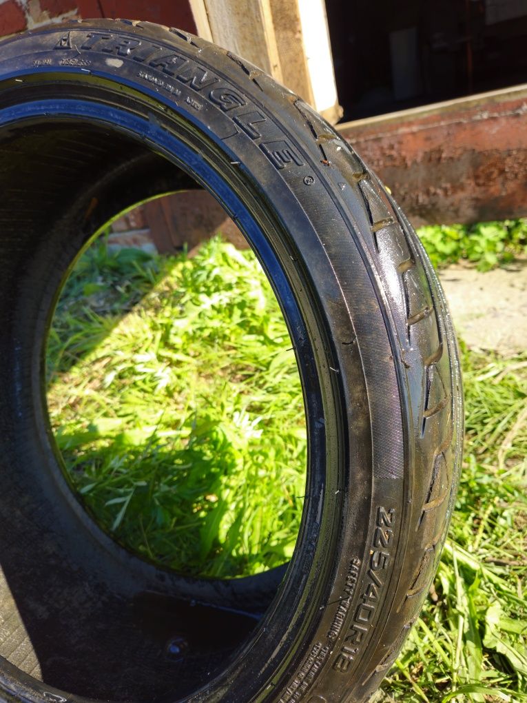 Продам резину Triangle б/у 225/40 r18