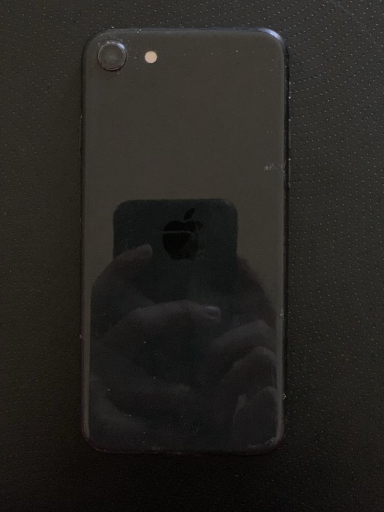 IPhone SE с внутренностями IPhone 11