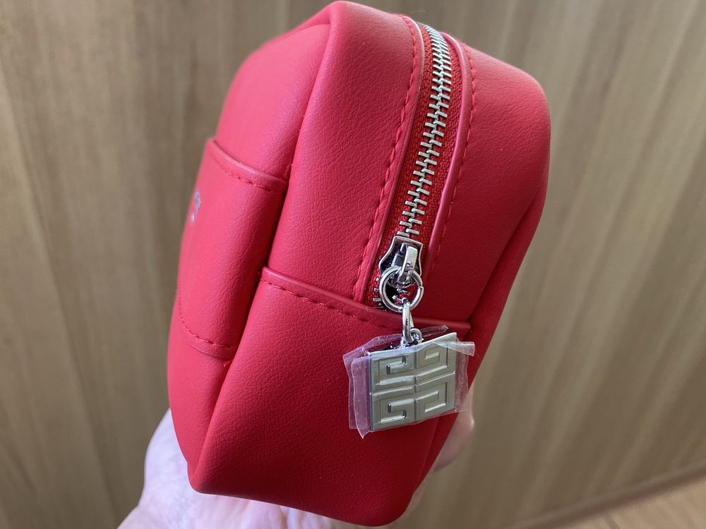 Givenchy косметичка живанши
