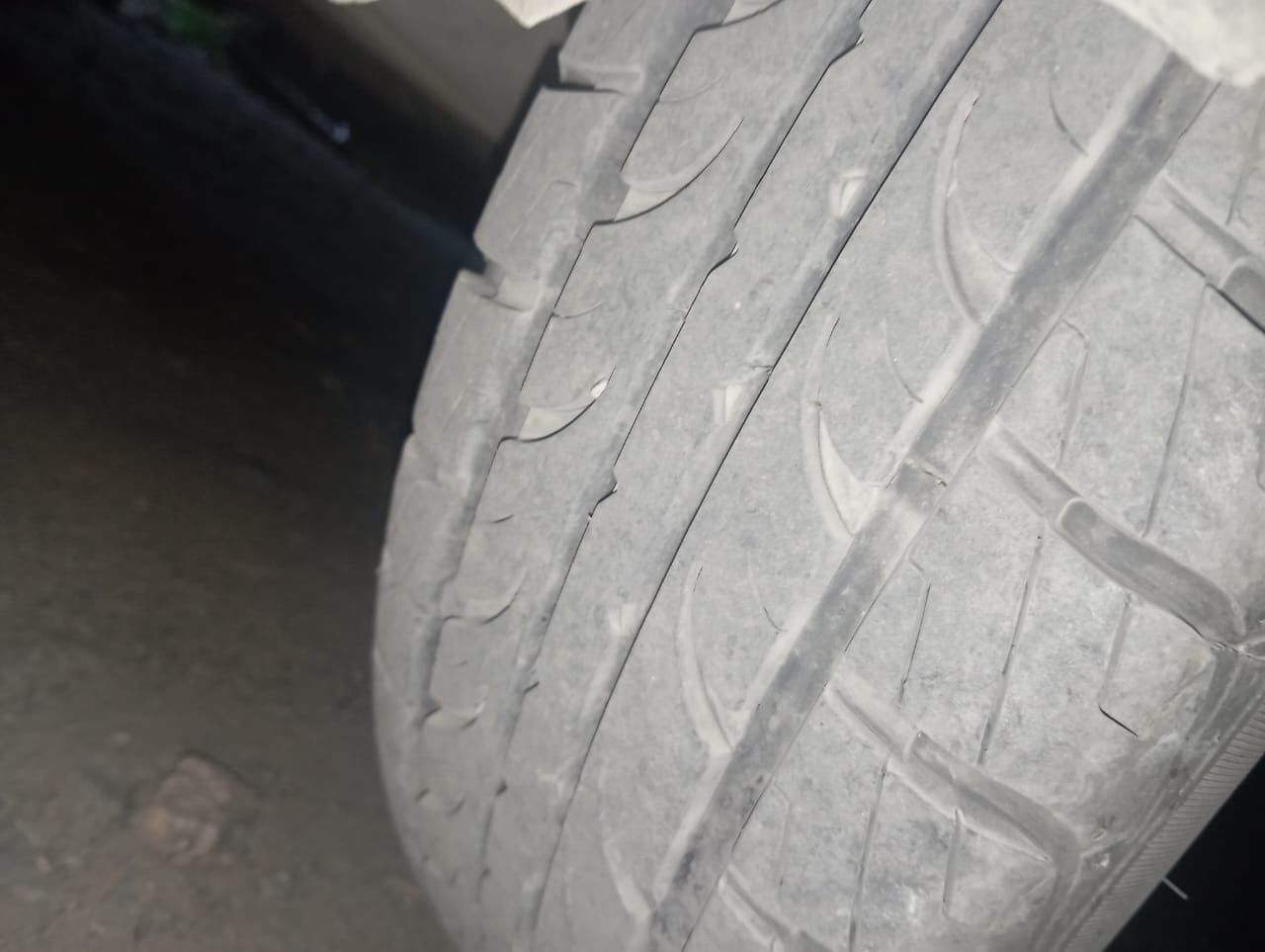 Продам 2 резины в отличном