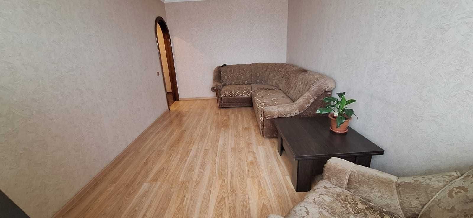 Продажа трехкомнатной квартиры в доме 1990г.п. р-н театра им.Погодина.