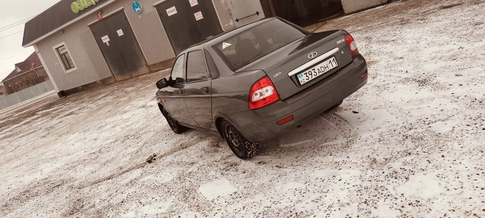 Автомашина лада приора