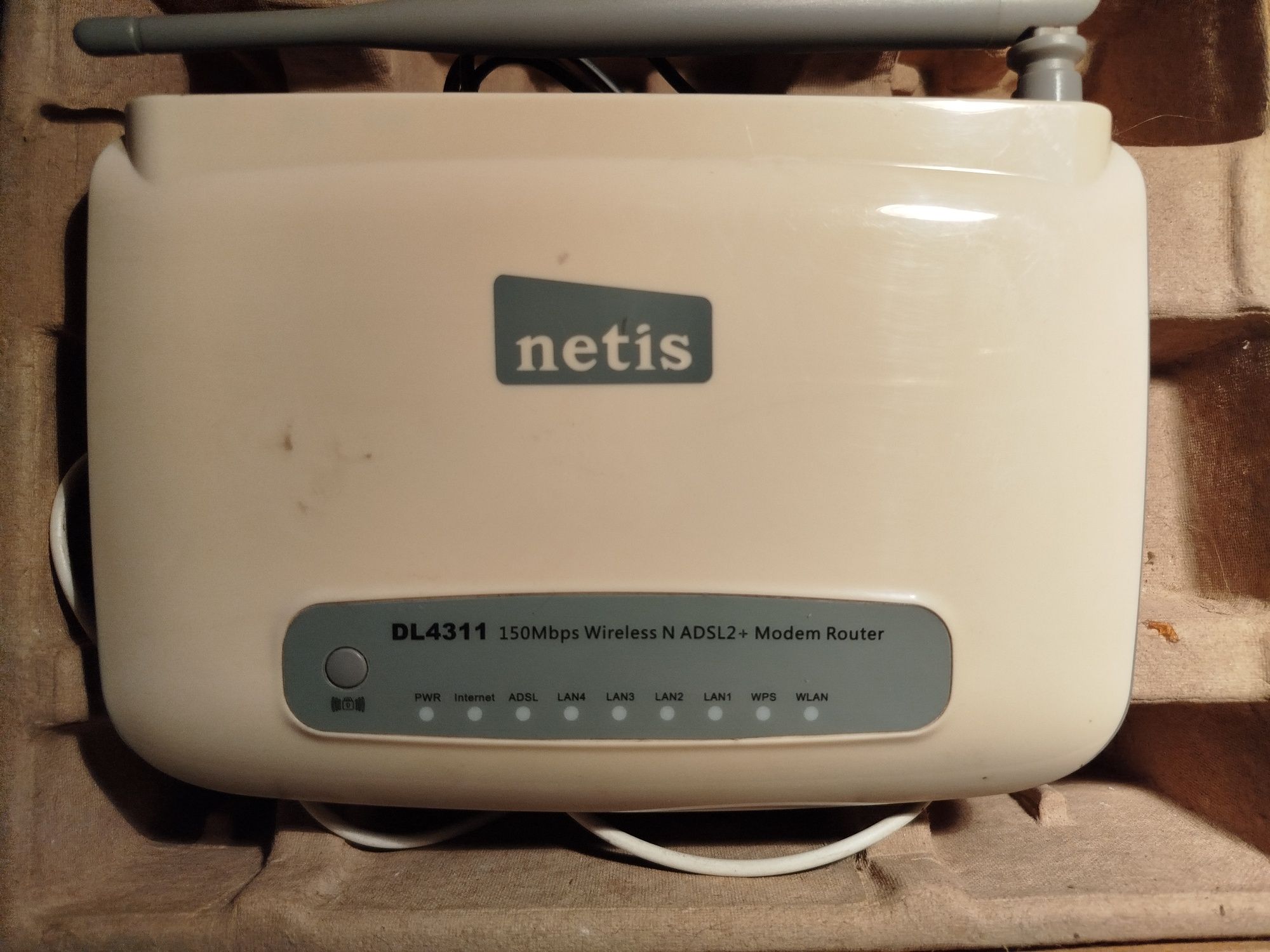 Продам ADSL Wi-Fi роутер Netis DL4311

Продаю надёжный и простой в исп