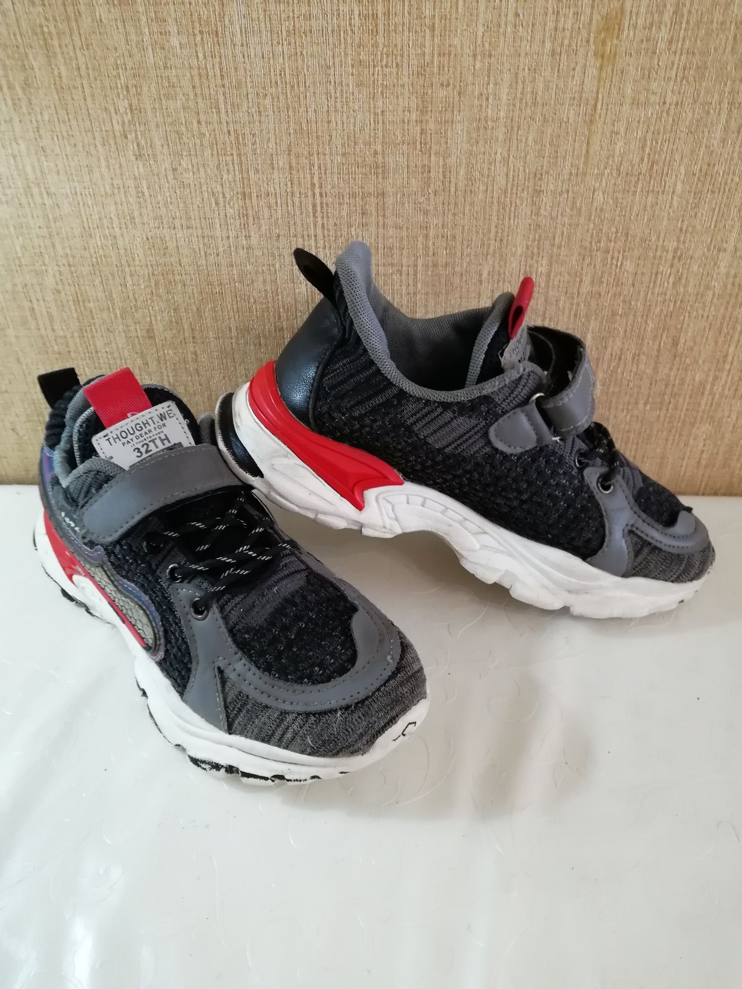 Продам  кроссовки разные р.38, р  37,5,