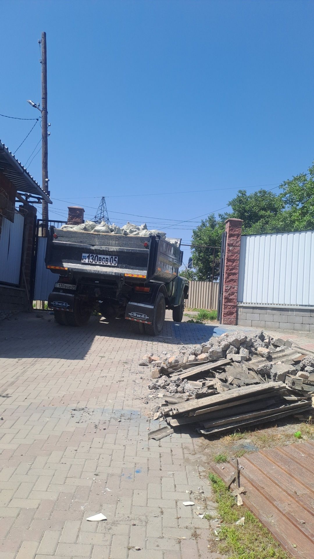 Вывоз мусор зил.