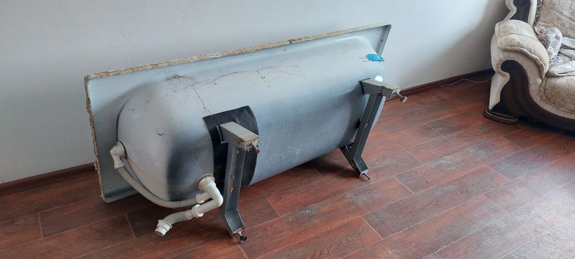 Продам ванну металлическую 170 см.
