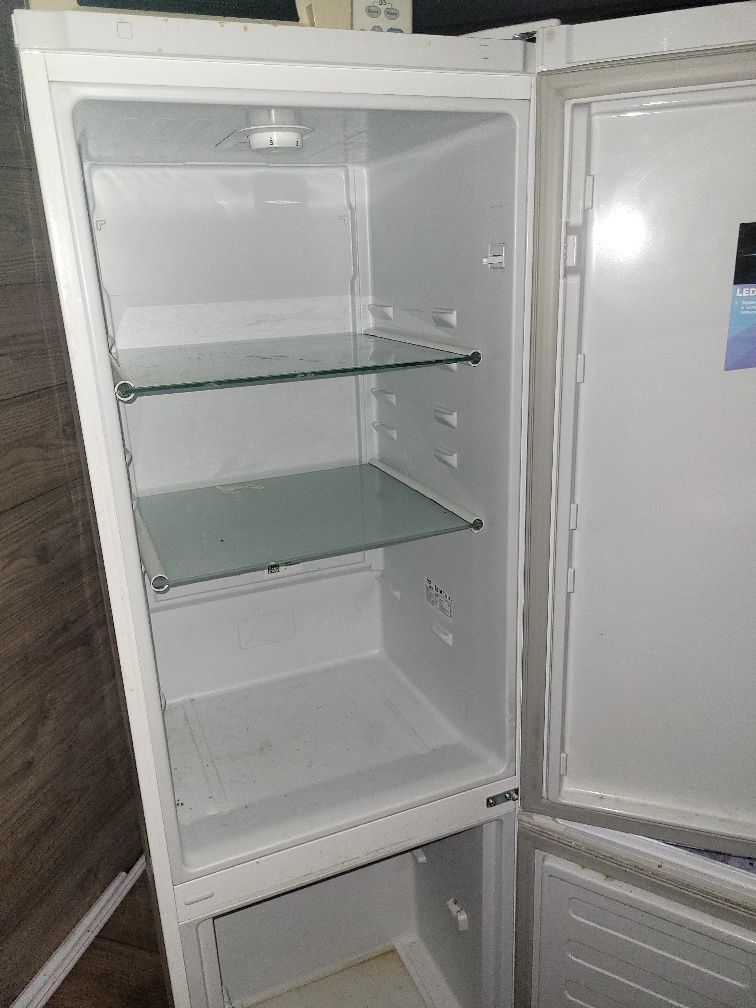 Продам холодильники