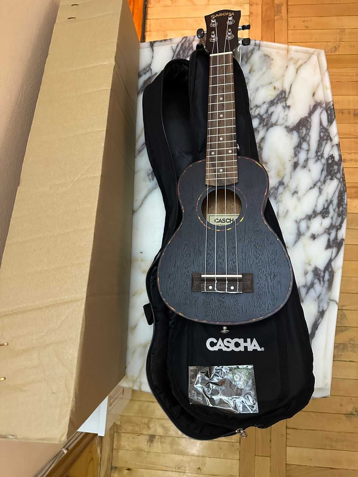 укулеле Cascha HH-2262 Mahogany Series (черный, с чехлом)