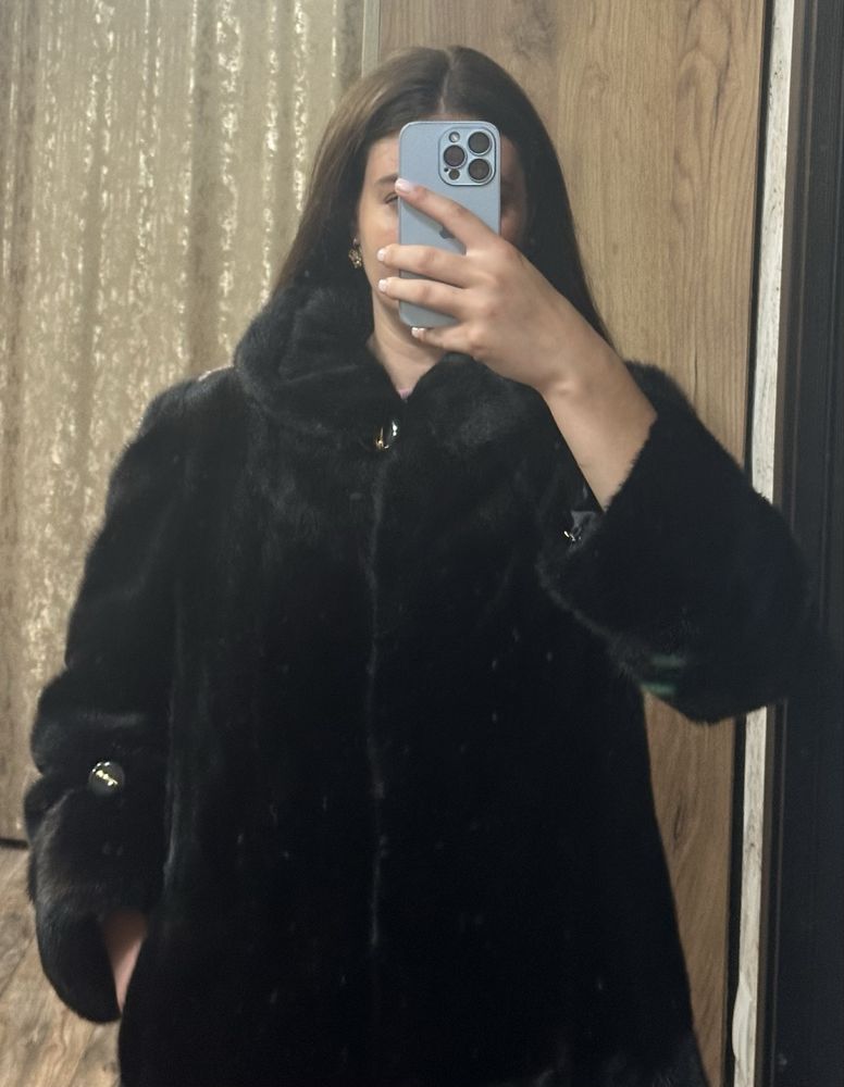 Продам норковую шубу