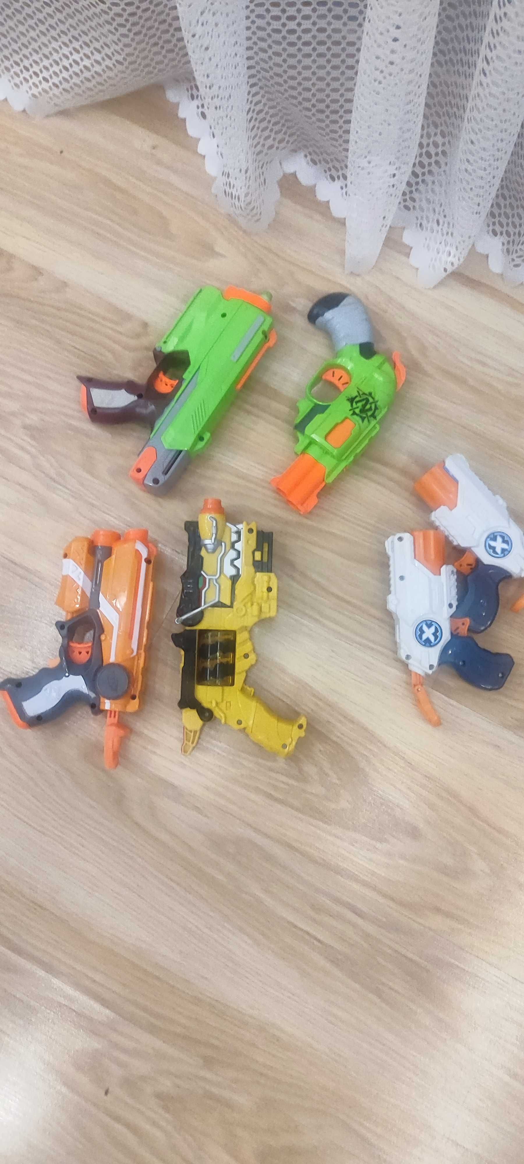 Игрушечные пистолеты NERF