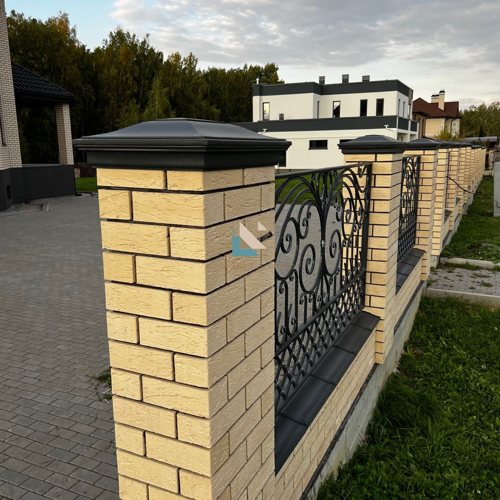 Колпак на столб забора