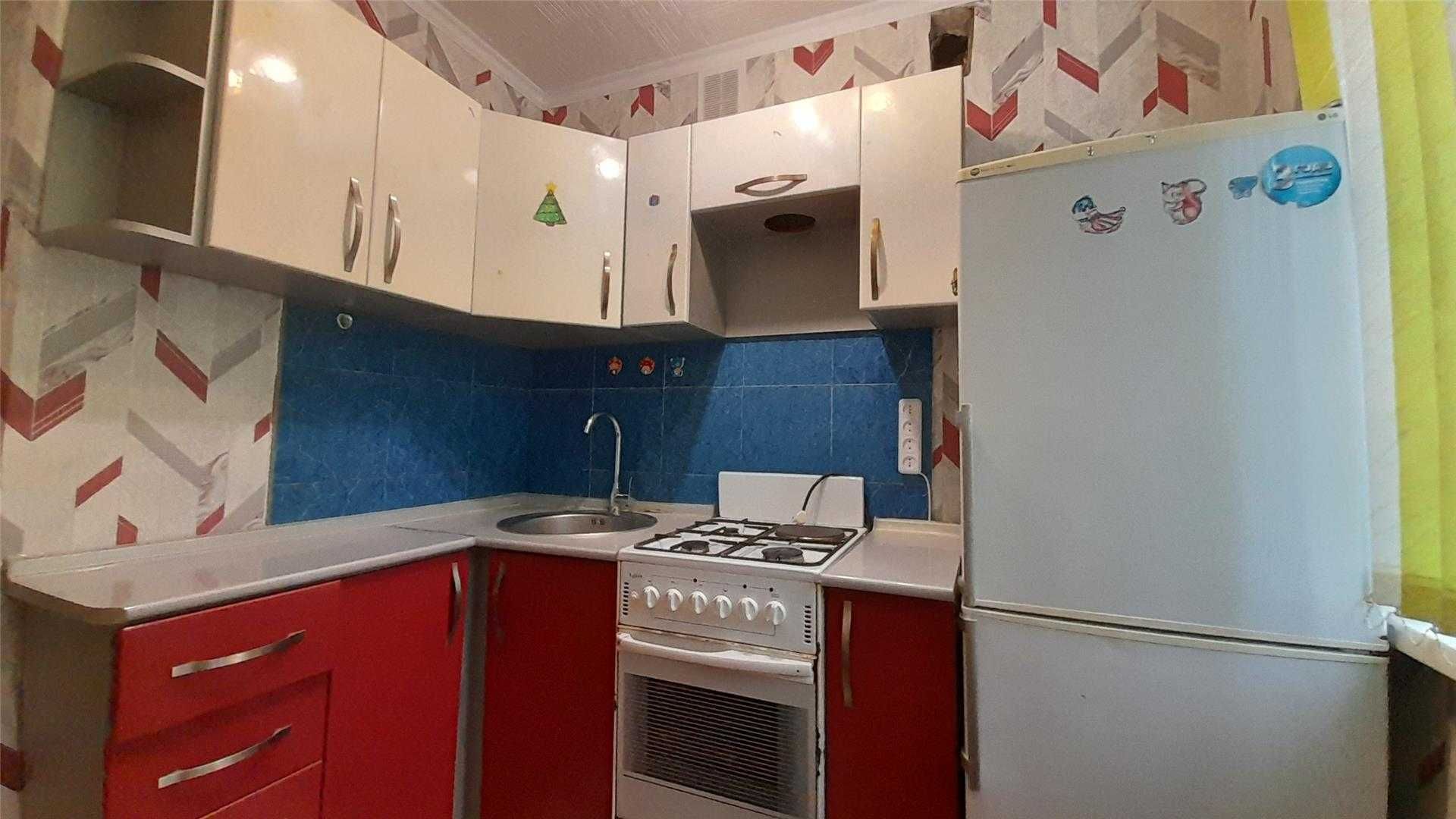 Продам 2 комн квартиру на 7 мкр на 1/5 эт
