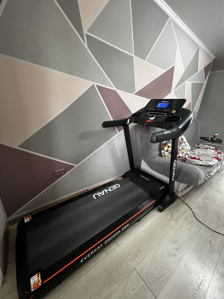 Беговая дорожка Genau Everest D900SN Pro