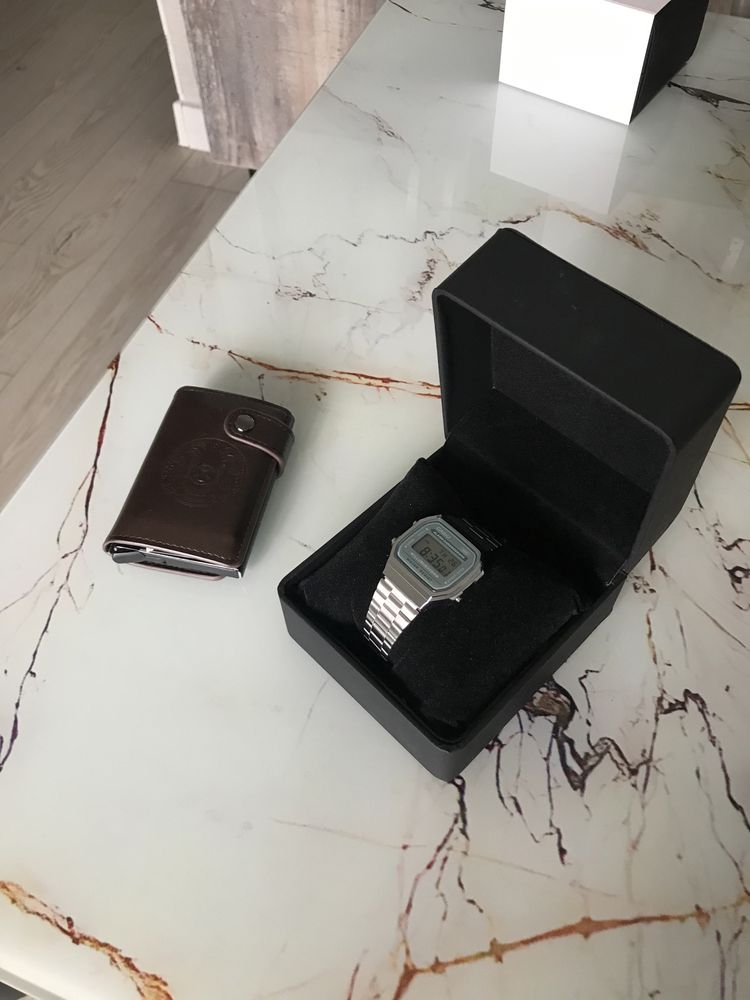Продам Casio Illuminator