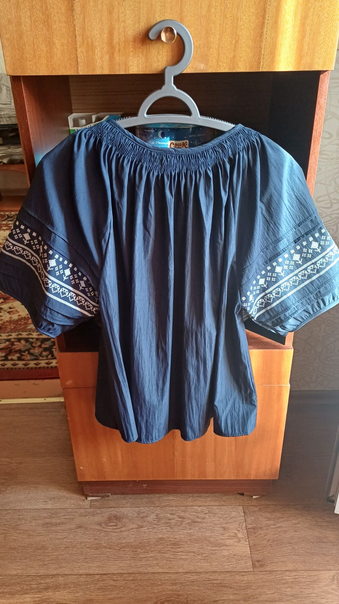 Продам женскую кофточку