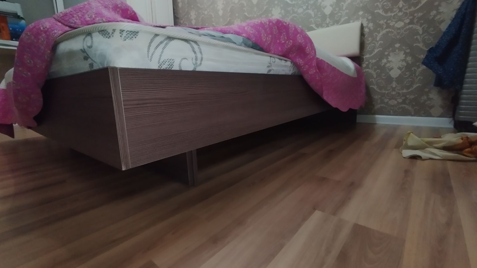 Продам большую кровать