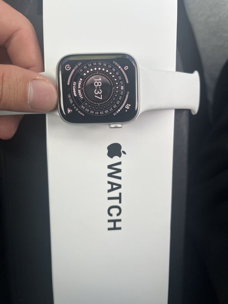 apple watch se2 44мм новая серый цвет