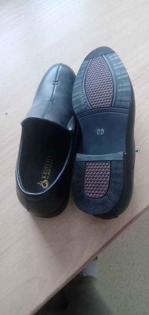Продам туфли детские