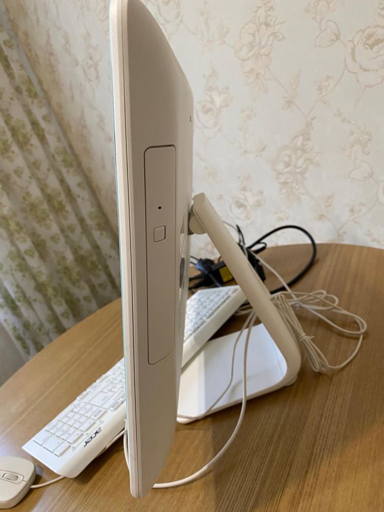 Продаю моноблок Acer Aspire C20-720 Series