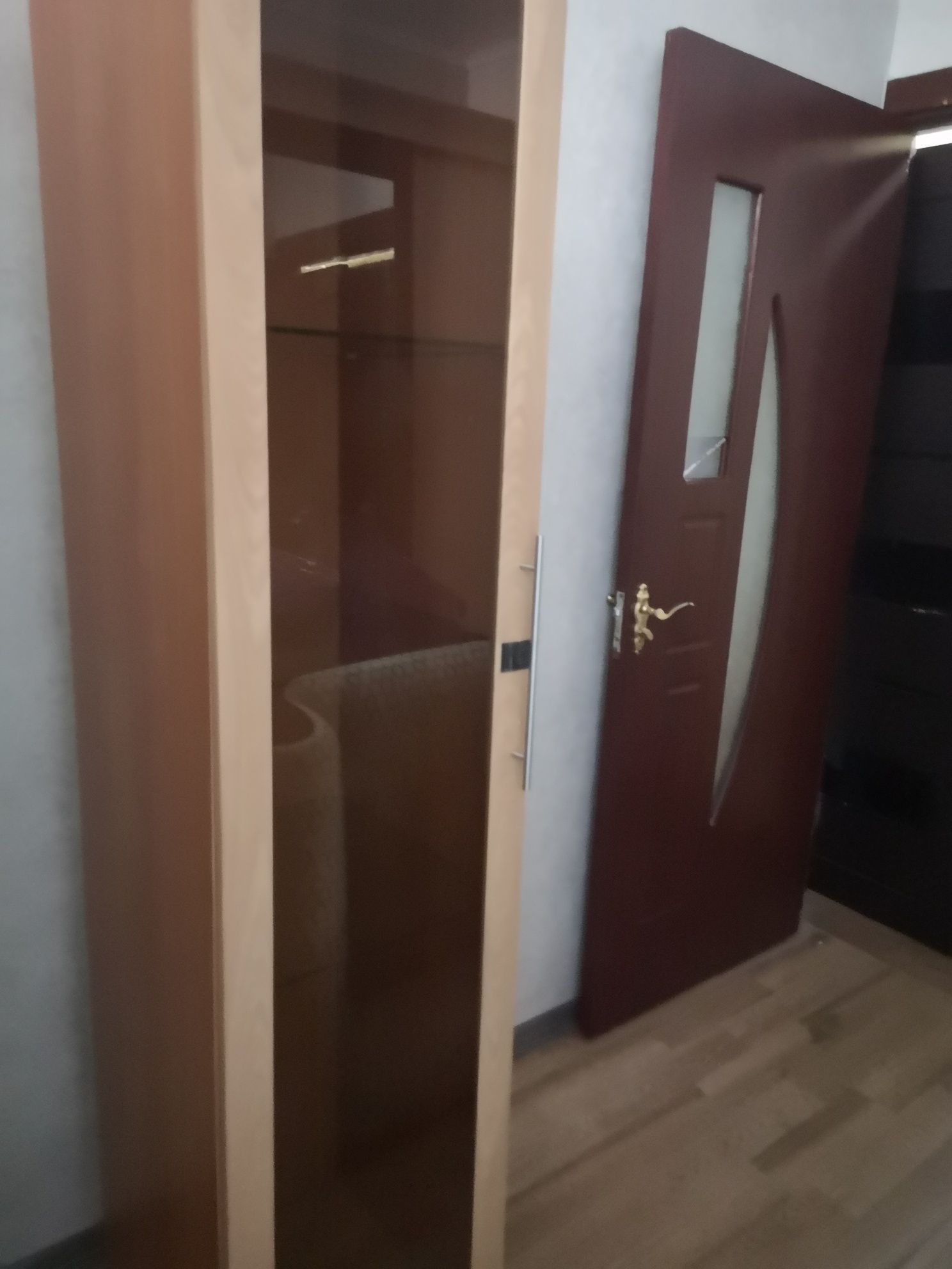 Шкаф пенал с подсветкой
