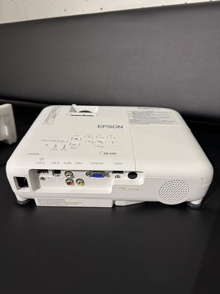 Проектор EPSON EB-S05