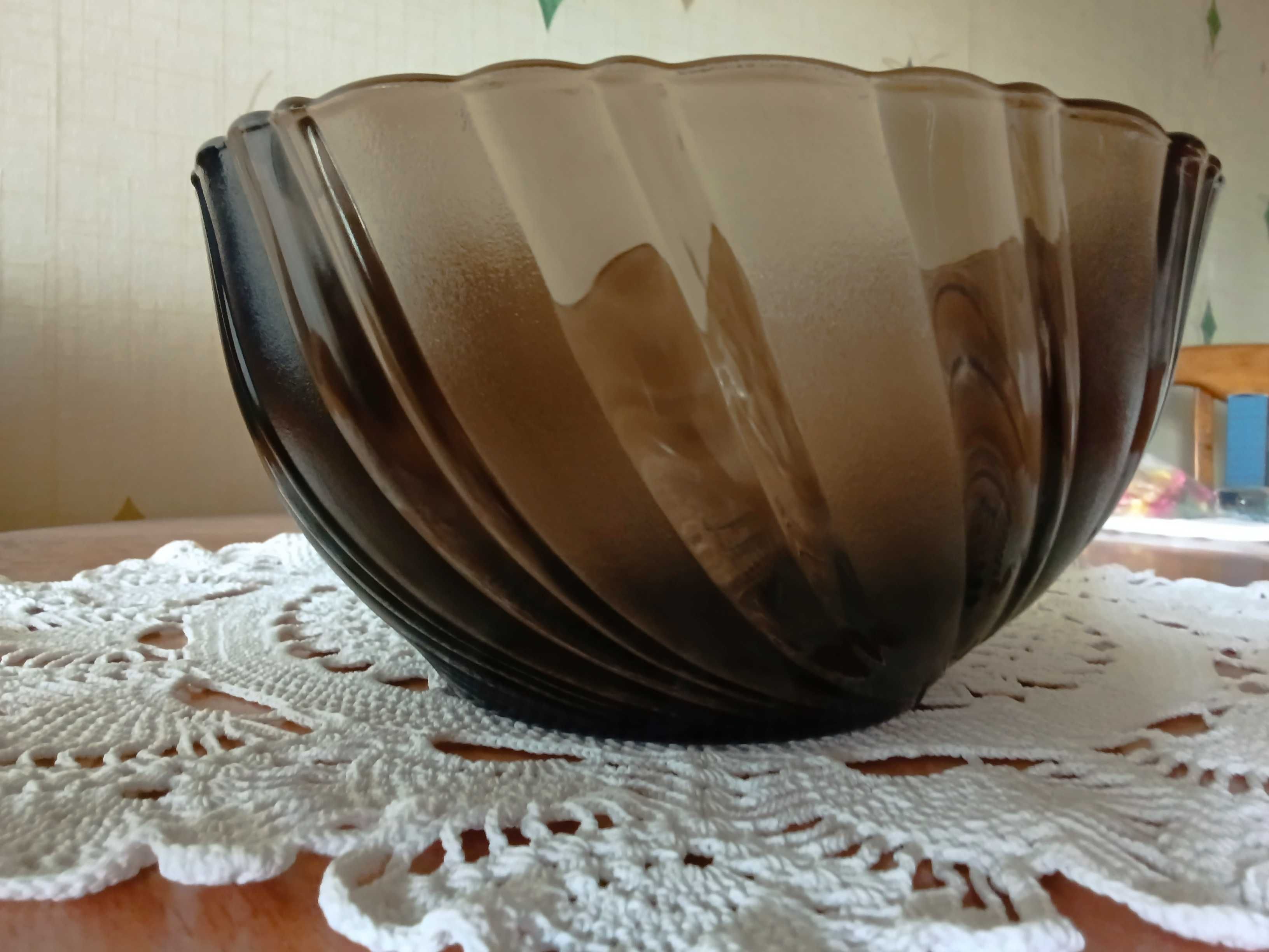 Чашки и салатники "Arcoroc" (Франция)