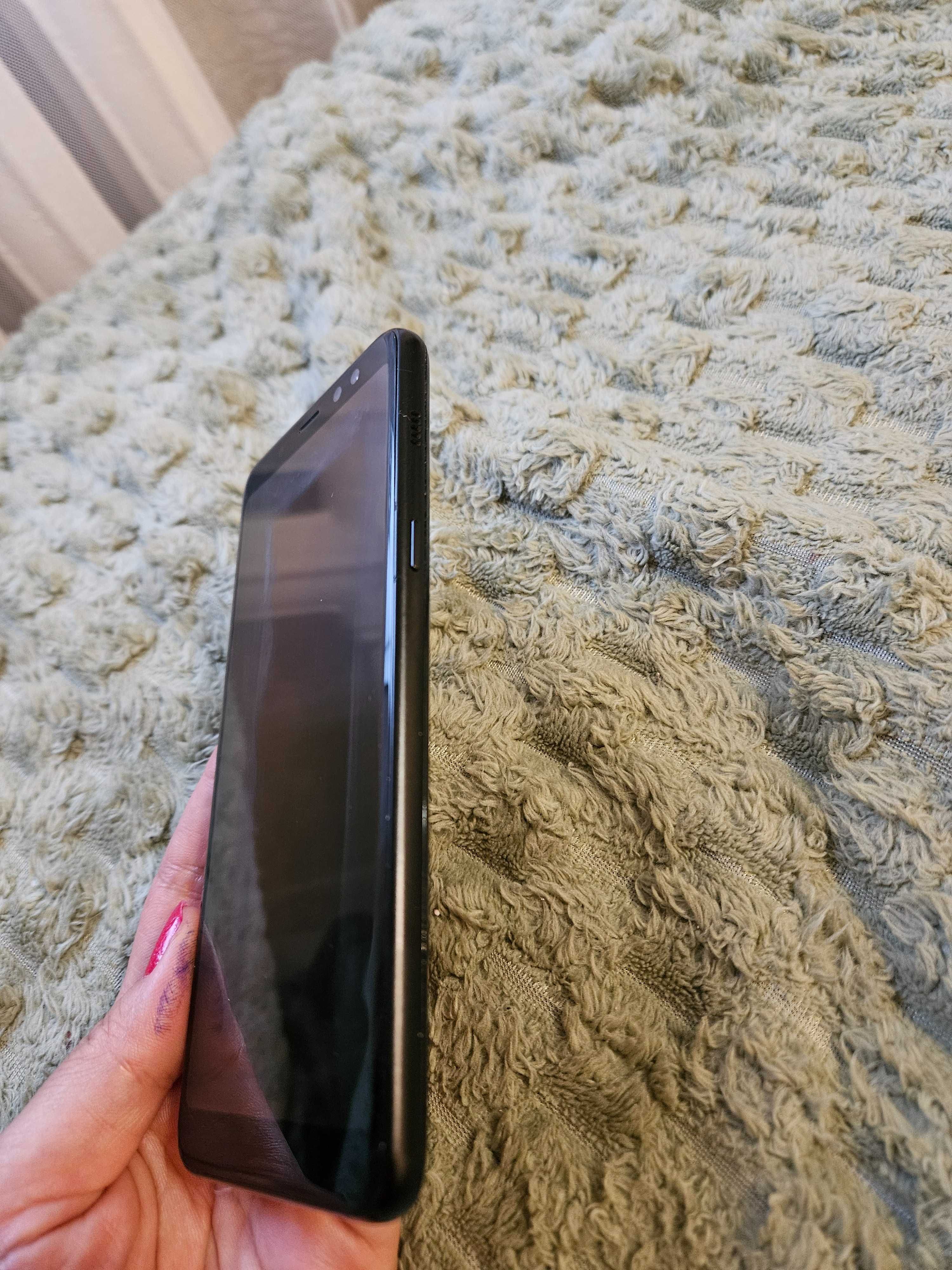 Телефон  Galaxy A8 2018