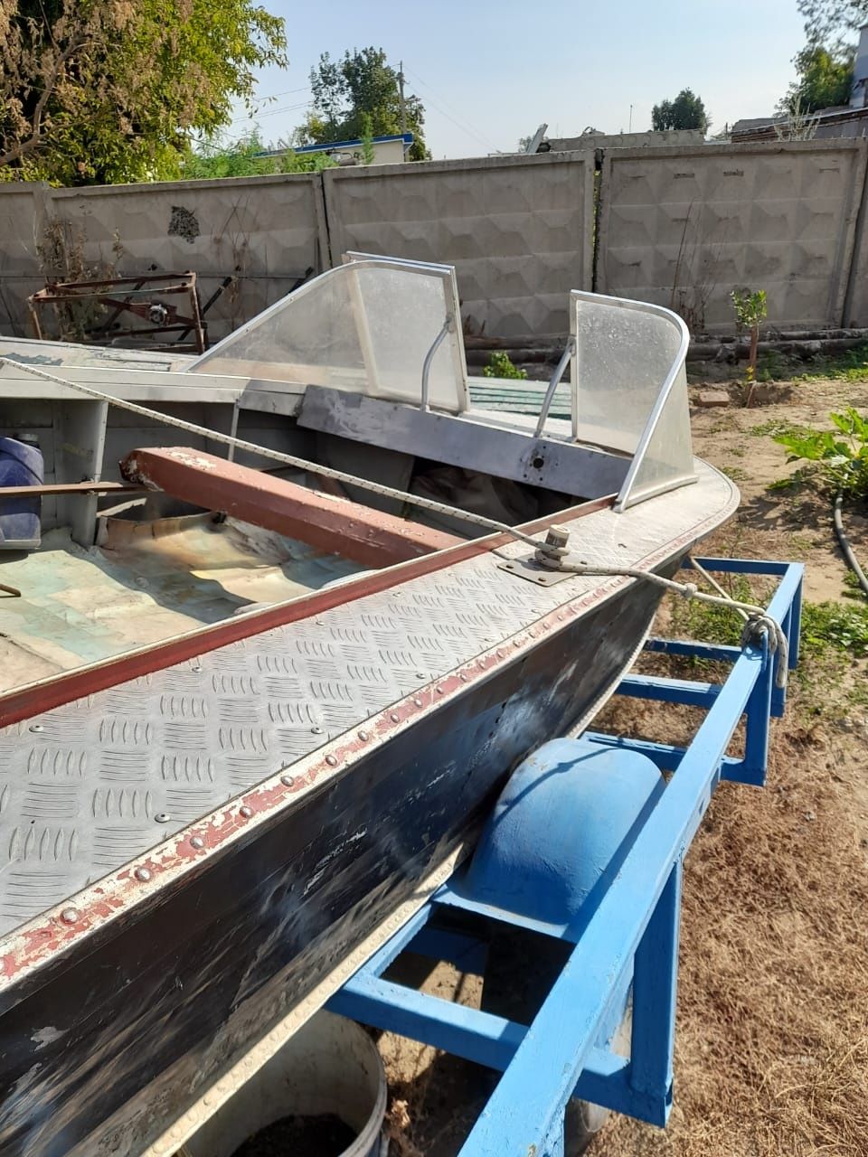 Продам лодку южанка 2