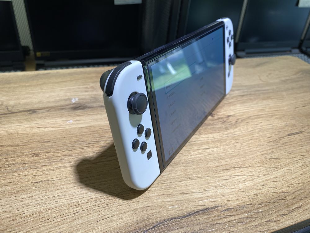 Nintendo Switch OLED, новая, флешка 128GB, полный комплект, 10413/А10