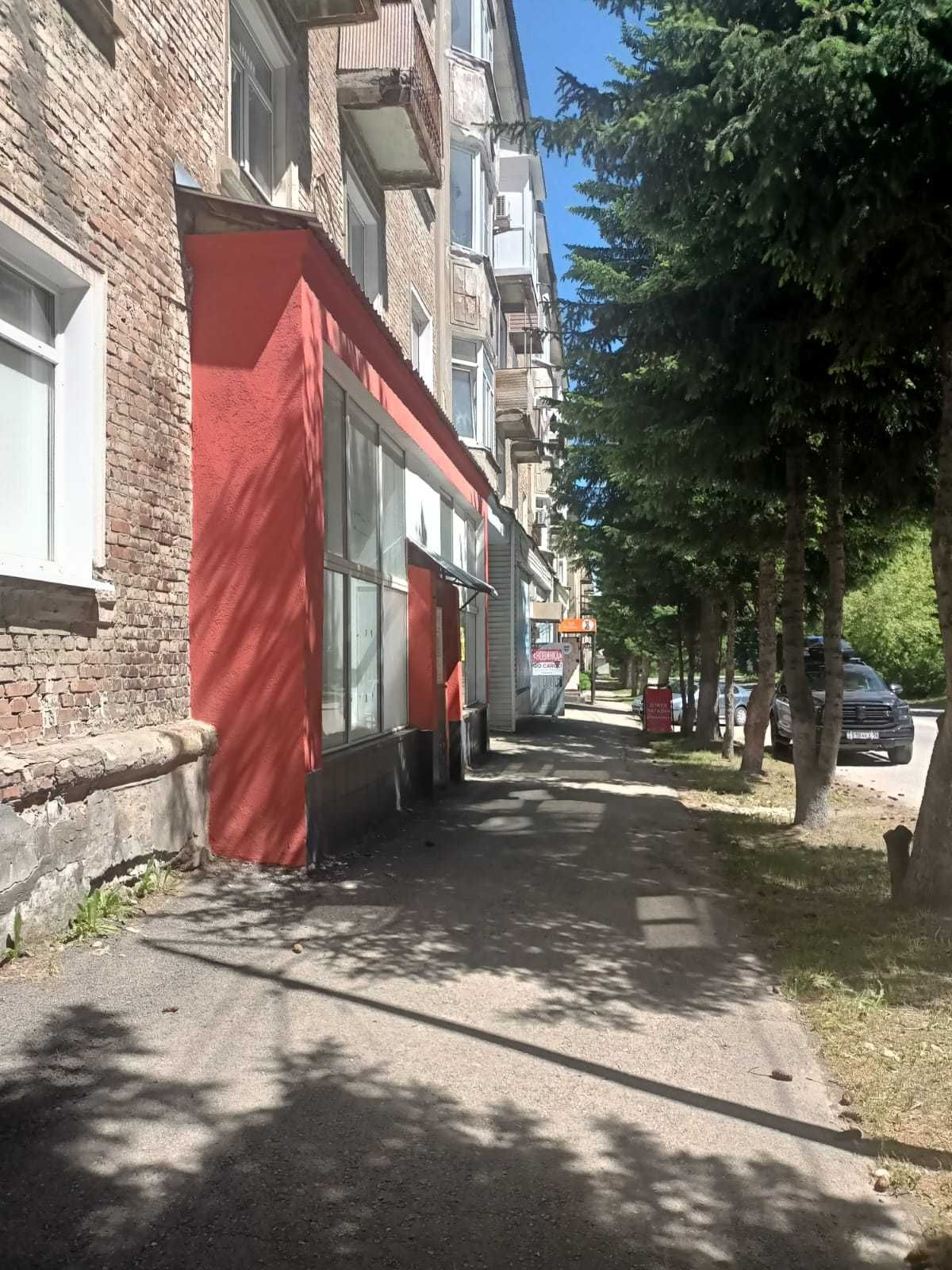 Продам коммерческое помещение по ул Гагарина 4