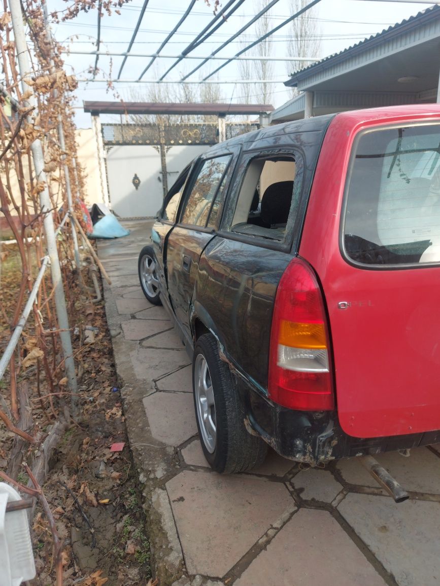 Опель Астра Жи(G) универсал. Авто на разбор по запчастям.